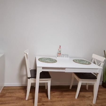 Studio Apartment Naehe S-Bahn Inklusive Parkplatz Oberesslingen Esterno foto