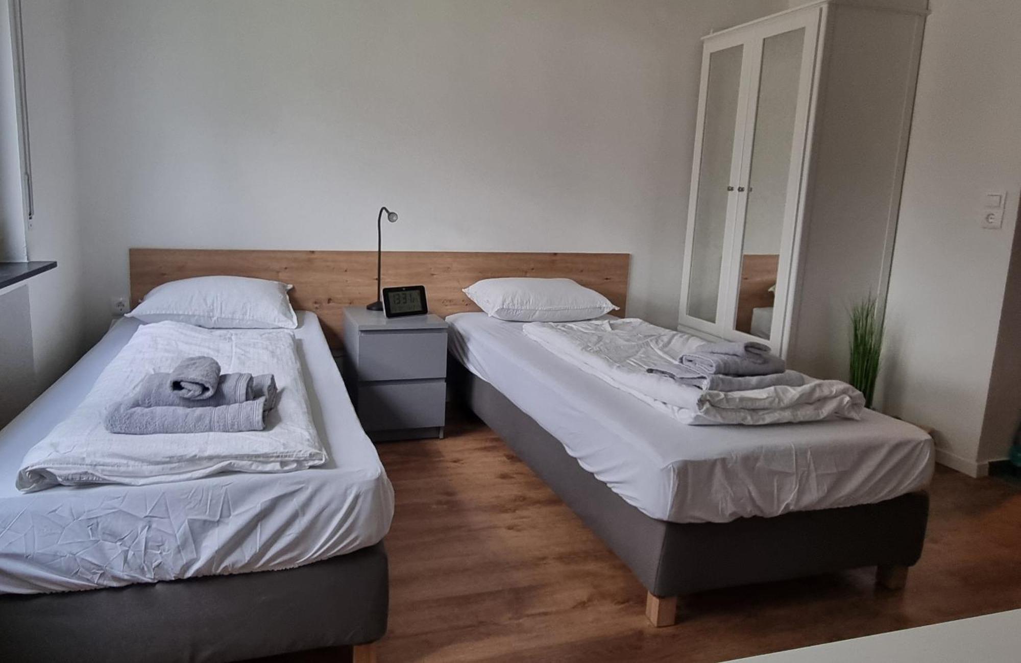 Studio Apartment Naehe S-Bahn Inklusive Parkplatz Oberesslingen Esterno foto
